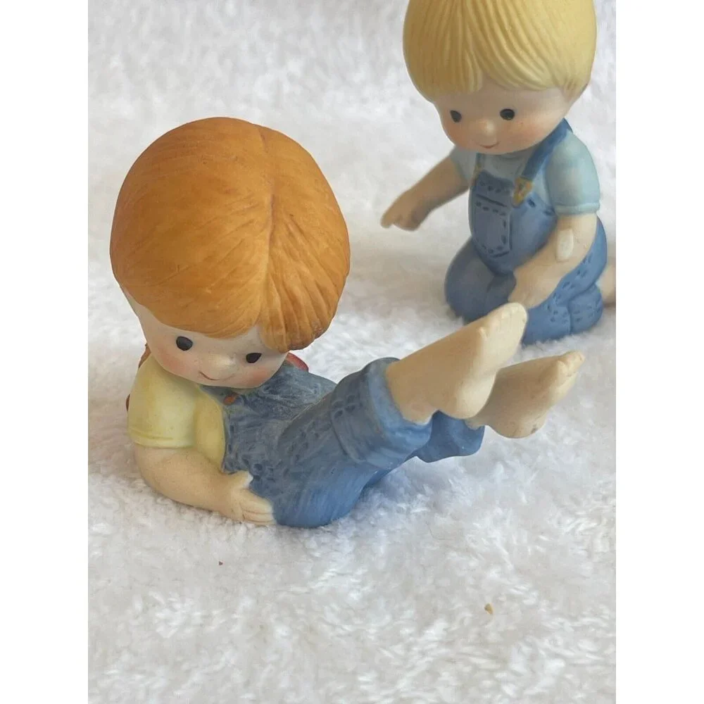Lot of 4 Vintage Enesco‎ Country Children Playing Porcelain Small Figurines